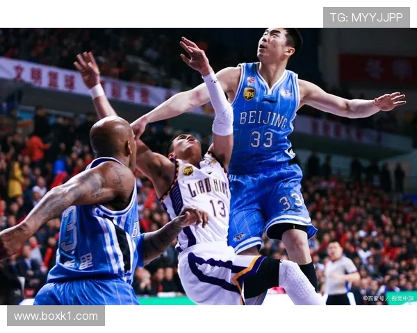 合理冲撞的判罚边界在哪里？裁判如何界定犯规与合法对抗