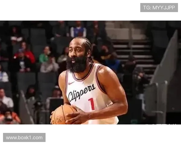 哈登居然买了那阵容里的豪宅，我邻居都开始怀疑人生了