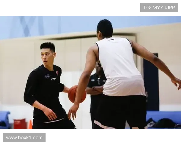 林书豪都开始晒秒杀普通早餐的一天生活照了，这日子跟我们差太多吧？