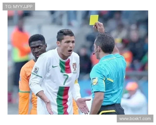 室内足球规则中哪些情况会被判罚犯规？