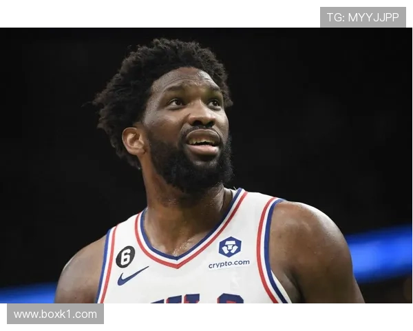 恩比德利用内线单打拉开防守差距 提升球队关键时刻得分效率